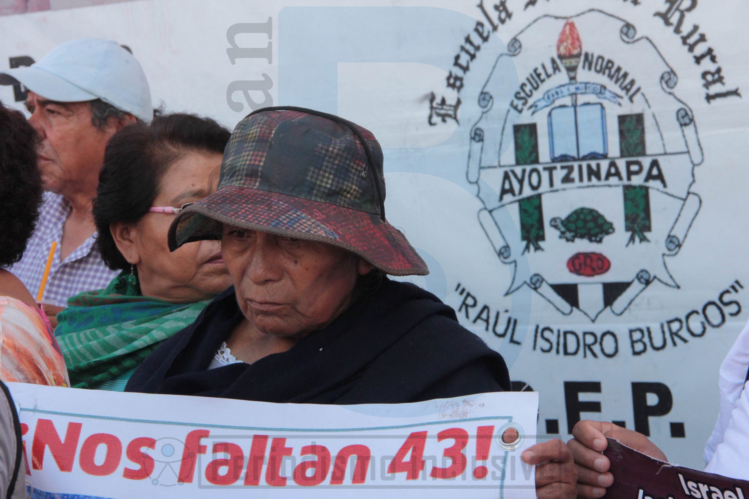 A 11 años de la desaparición de los normalistas, padres de Ayotzinapa exigen destitución del Fiscal