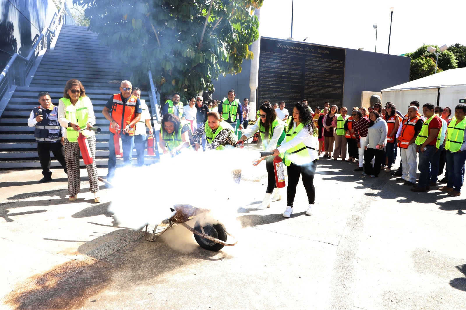 Diputada Citlali Calixto toma protesta a las brigadas de protección civil del Congreso