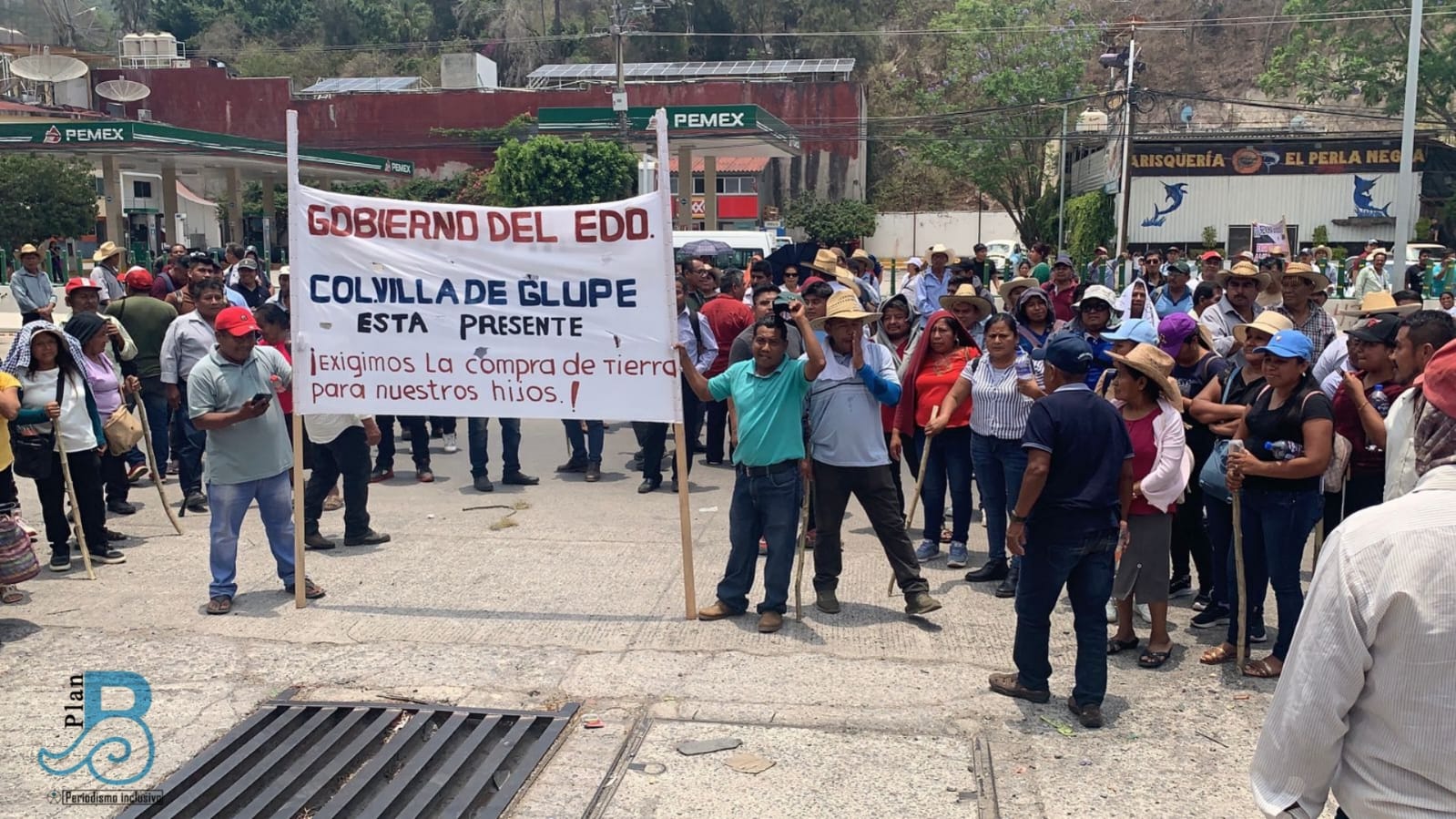 Habitantes de la Montaña bloquean Autopista del Sol; denuncian incumplimiento de acuerdos con funcionarios estatales