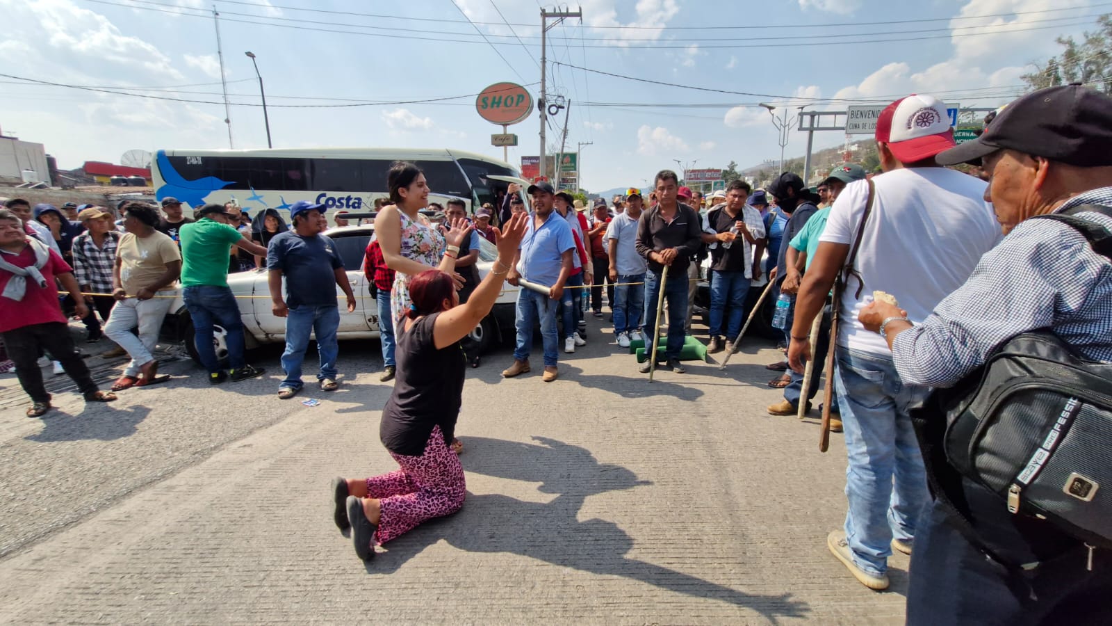 Pobladores de la Montaña bloquean más de 8 horas la Autopista del Sol; logran audiencia con Evelyn Salgado 
