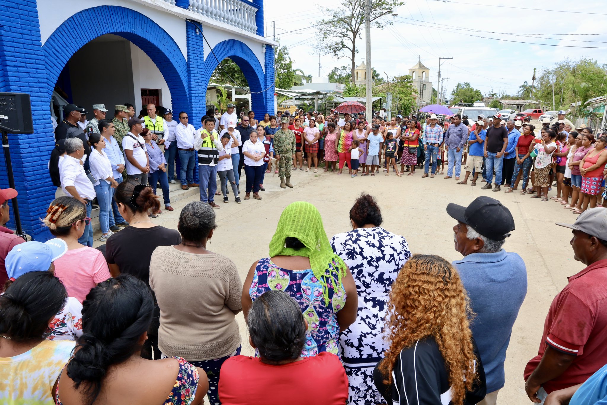 Avanza ayuda en la Costa Chica de Guerrero tras huracán Erick, hay miles de viviendas afectadas