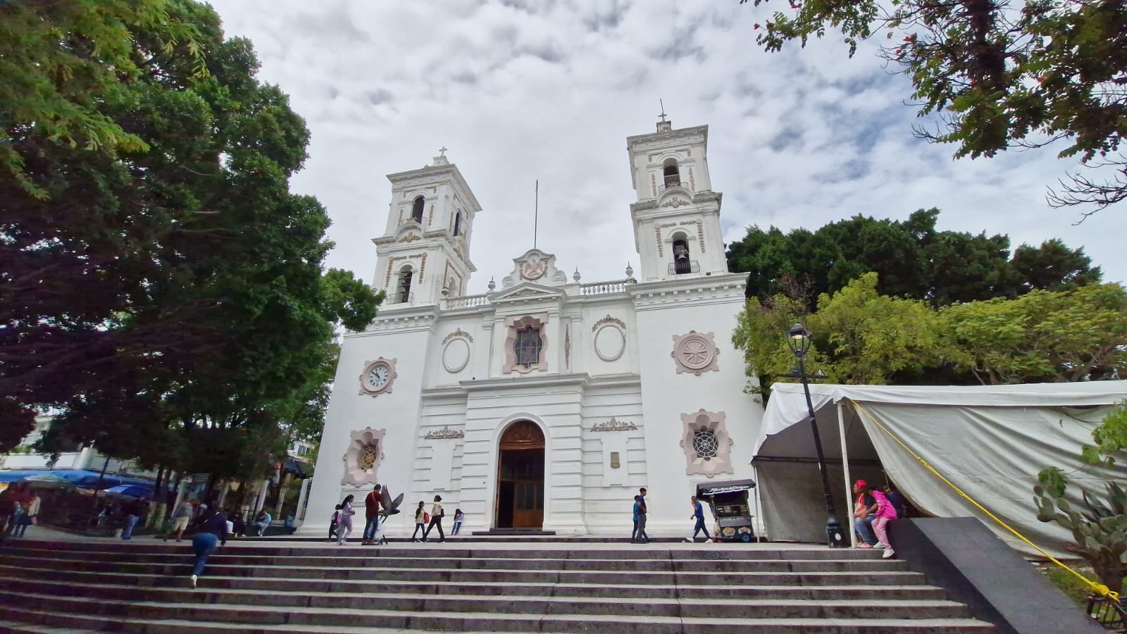 Iglesias de Chilpancingo repican campanas en memoria de sacerdotes asesinados en 2022 en Chihuahua