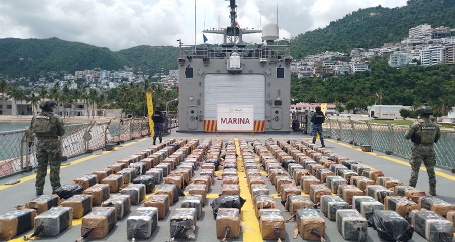 Aseguran sumergible con 3.5 toneladas de cocaína frente a las costas de Guerrero