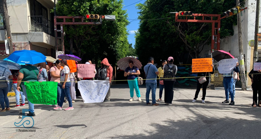 Protestan maestros de la Sierra ; denuncian irregularidades en cambios de adscripción
