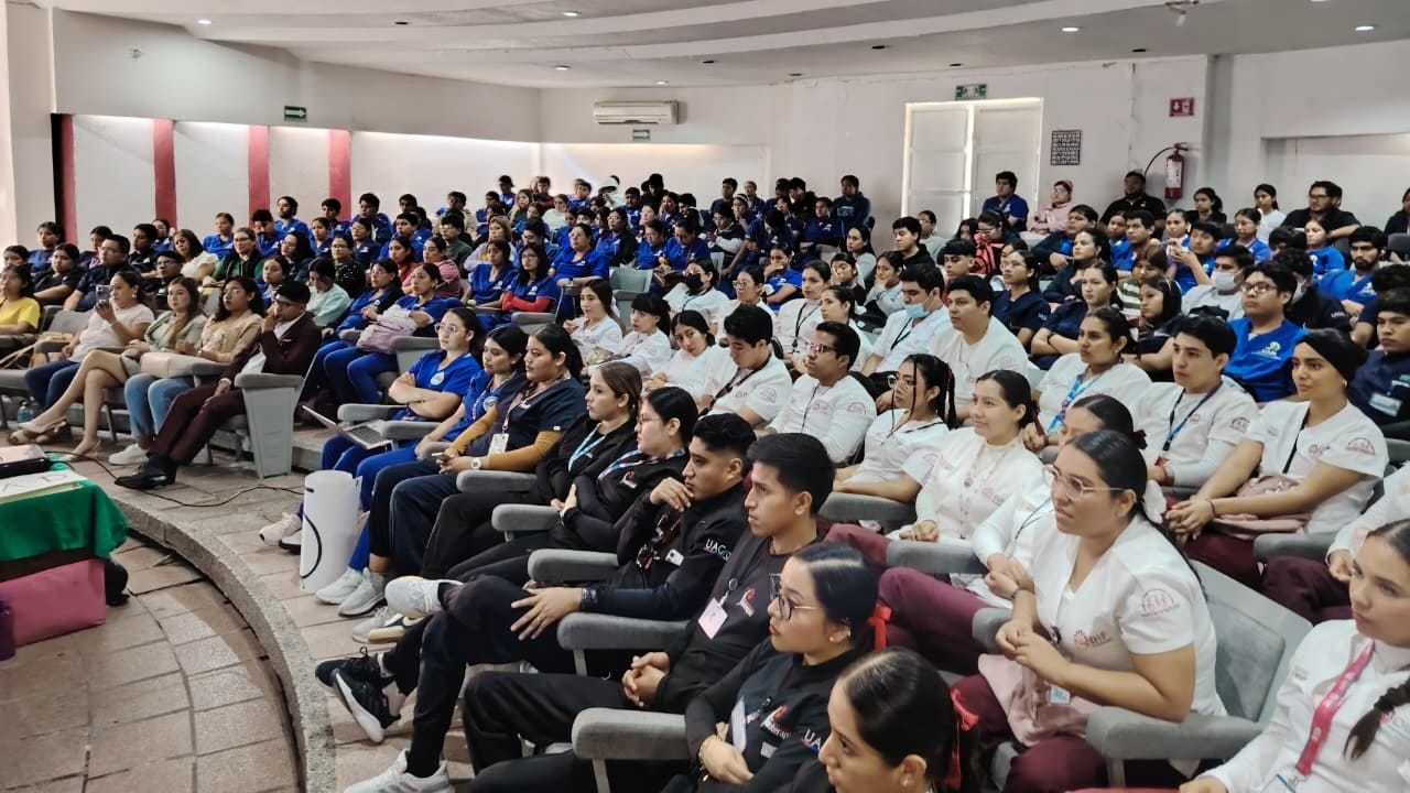 Reúne DIF Guerrero a estudiantes y expertos en fisioterapia para fortalecer la atención profesional 