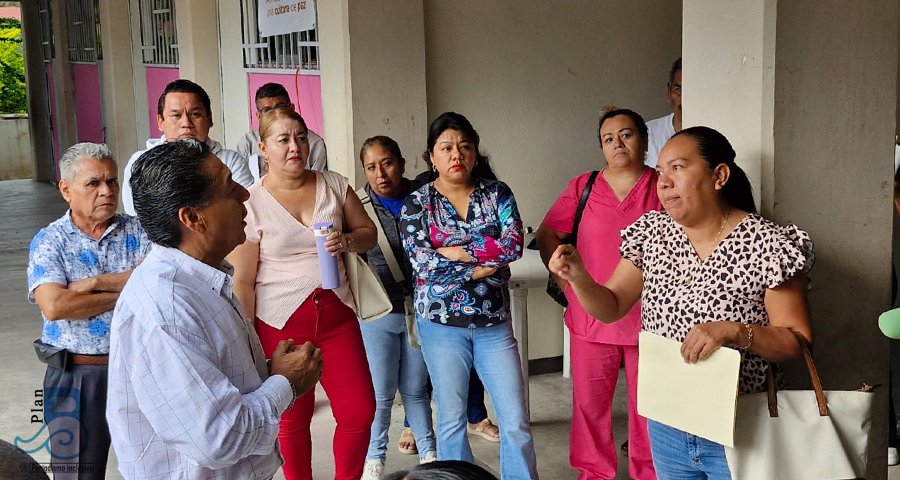 Se oponen padres de familia de la Primaria Vicente Guerrero a cambios de maestros a grupos cada ciclo escolar