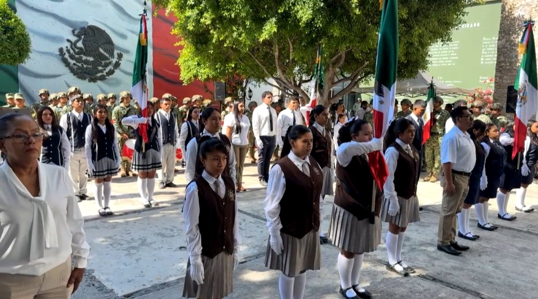 Encabeza Evelyn Salgado abanderamiento de escoltas por el 205 aniversario de la Bandera