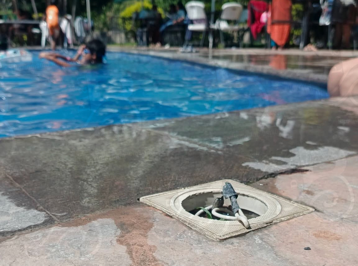 Usuarios a punto de electrocutarse en alberca del Conjunto Turístico Jacarandas