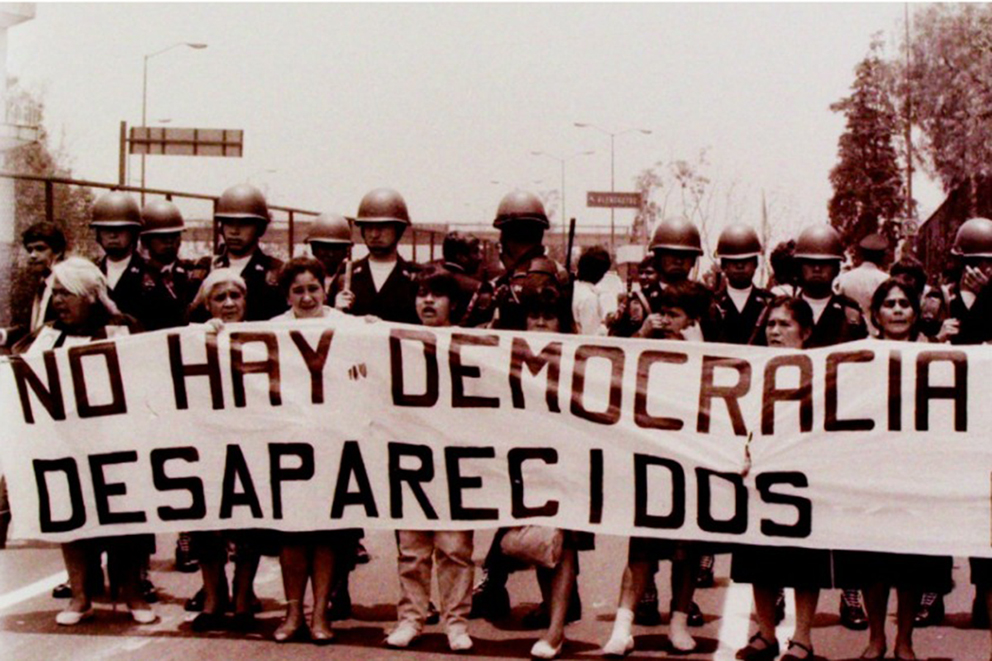 Demandan familiares de víctimas de la guerra sucia audiencia con Claudia Sheinbaum