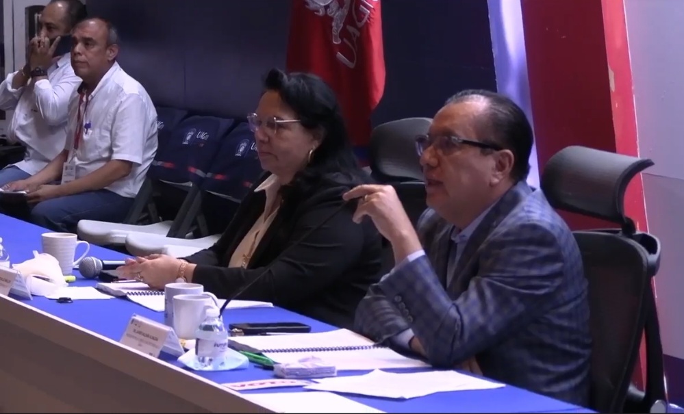 Llama rector a regularizar doble plaza de 300 trabajadores en la UAGro